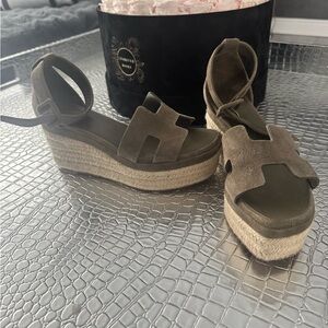 Hermes Suede espadrilles Taupe Wedge Sandals size 6